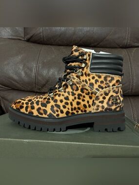 Timberland Leopard-Print Hiking Boot in Tan and Black brand new in box